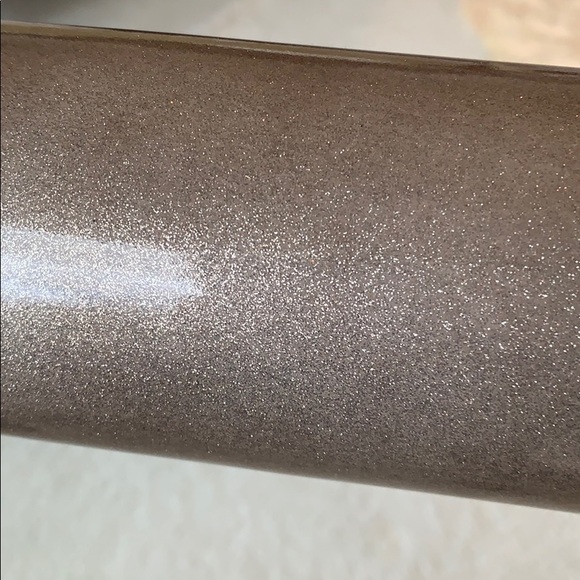 Jummy Choo Gold patent clutch. Barrel shape. - Picture 5 of 8